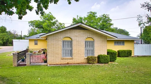 $225,000 | 631 Wheeler Street, Mason, TX 76856