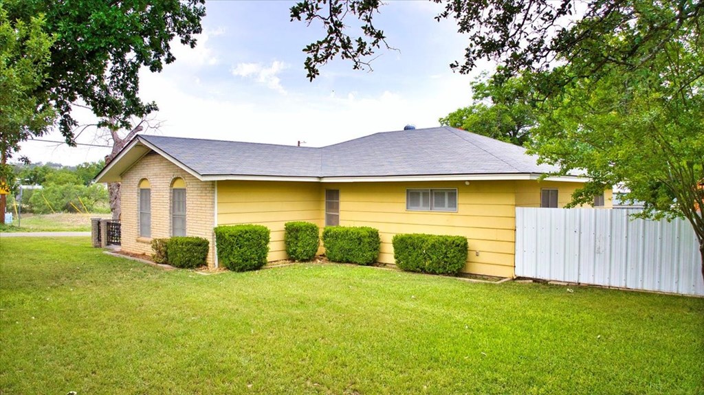 631 Wheeler Street Mason, TX 76856 - Photo 4 of 39