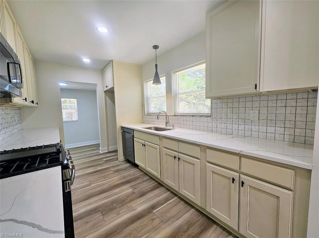 1915 Blain Street High Point, NC 27262 - Photo 2 of 24