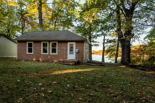 $219,000 | 52769 County Road 384, Grand Junction, MI 49056