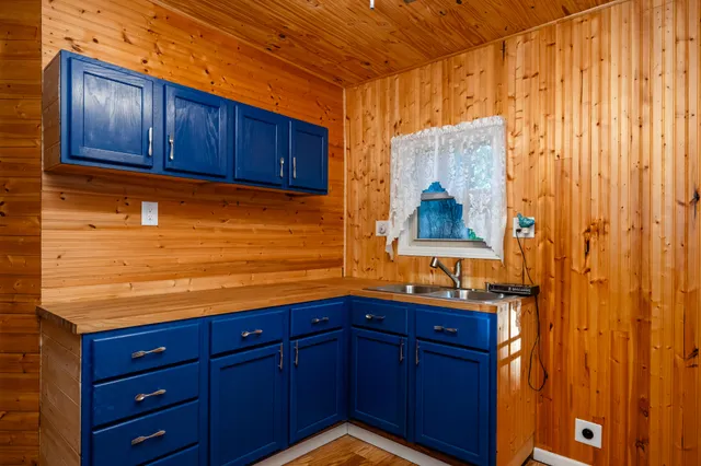 $219,000 | 52769 County Road 384, Grand Junction, MI 49056