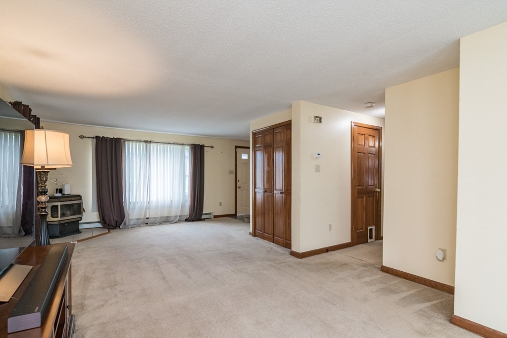 223 Mazarin Street Springfield, MA 01151 - Photo 12 of 32