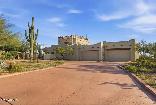$999,999 | 825 East Moon Vista Street, Apache Junction, AZ 85119
