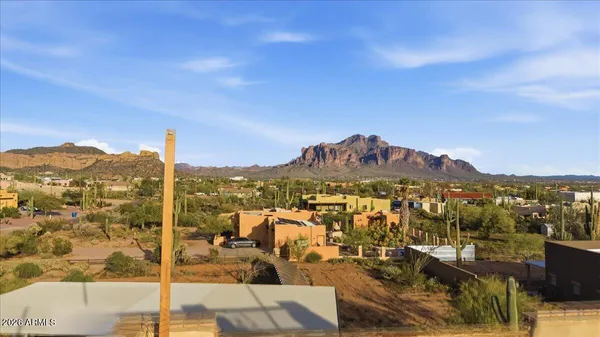 $999,999 | 825 East Moon Vista Street, Apache Junction, AZ 85119