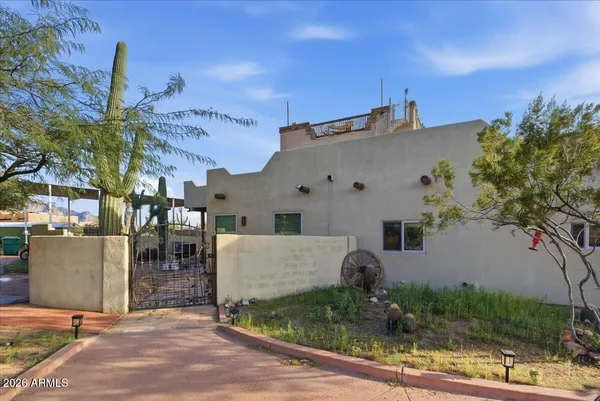 $999,999 | 825 East Moon Vista Street, Apache Junction, AZ 85119