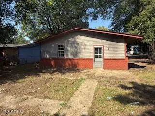 $39,900 | 611 3rd Avenue North, Greenwood, MS 38930
