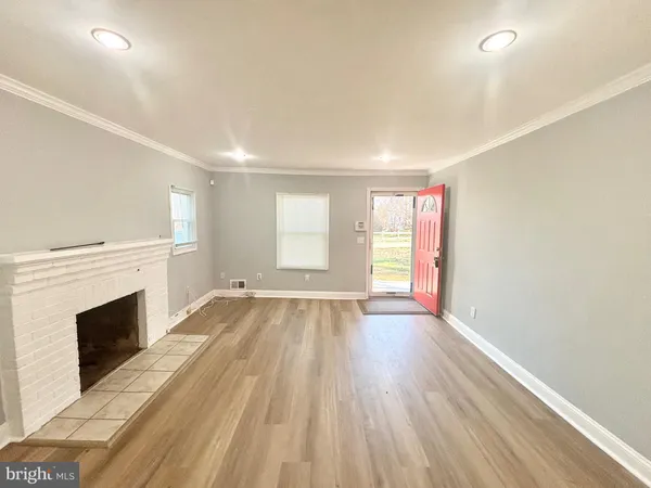 $2,150 | 1517 Rollins Avenue, Capitol Heights, MD 20743