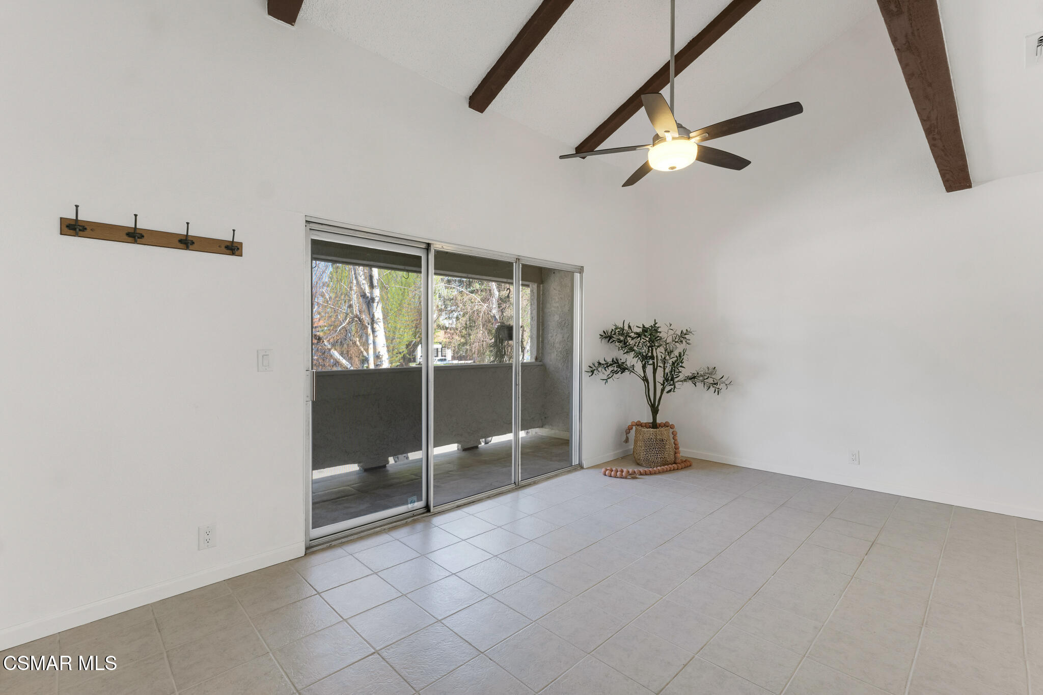 1912 Heywood Street, Unit D Simi Valley, CA 93065 - Photo 10 of 40 1912 Heywood St - HsHProd-27