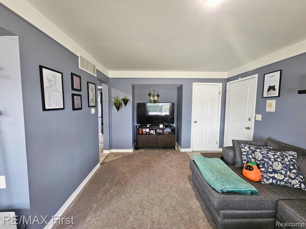 29236 Hoover Road Warren, MI 48093 - Photo 4 of 16