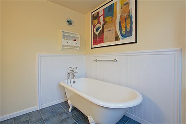 19 Wheaton Road Arlington, MA 02474 - Photo 13 of 23 Gallery Image 13