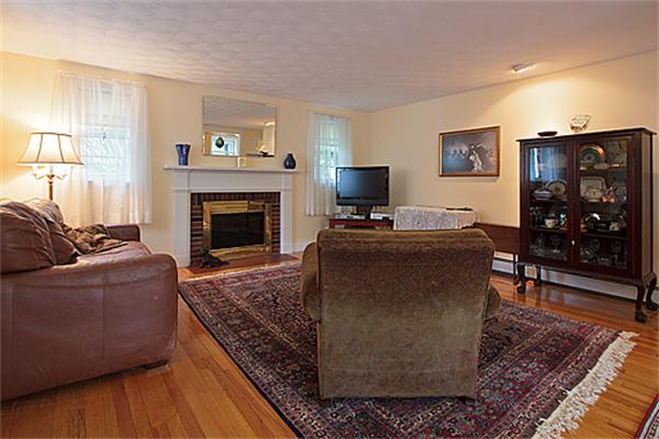 19 Wheaton Road Arlington, MA 02474 - Photo 2 of 23 Gallery Image 2