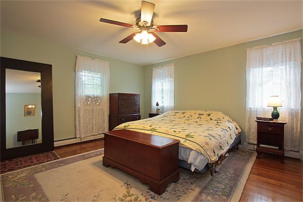 19 Wheaton Road Arlington, MA 02474 - Photo 8 of 23 Gallery Image 8