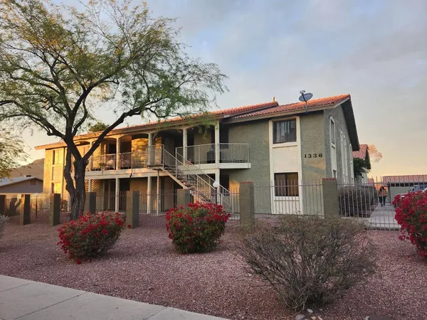 $1,350 | 1336 East Mountain View Road, Unit 204, Phoenix, AZ 85020