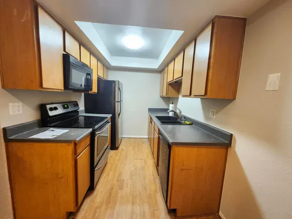 $1,350 | 1336 East Mountain View Road, Unit 204, Phoenix, AZ 85020