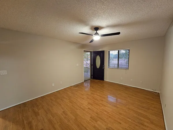 $1,350 | 1336 East Mountain View Road, Unit 204, Phoenix, AZ 85020