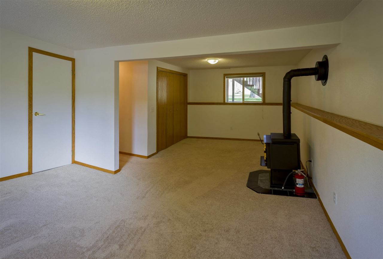 12920 West Shore Road Nine Mile Falls, WA 99026 - Photo 11 of 20 Gallery Image 11