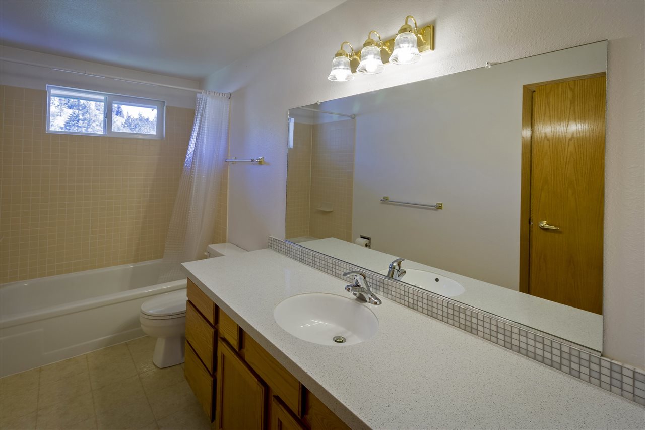 12920 West Shore Road Nine Mile Falls, WA 99026 - Photo 10 of 20 Gallery Image 10