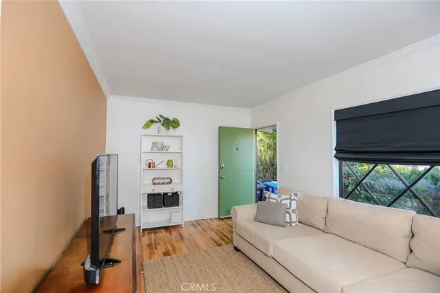 $3,300 | 2206 West Chandler Boulevard, Burbank, CA 91506