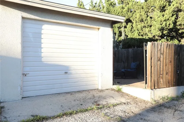 $3,300 | 2206 West Chandler Boulevard, Burbank, CA 91506