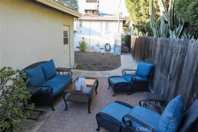 $3,300 | 2206 West Chandler Boulevard, Burbank, CA 91506