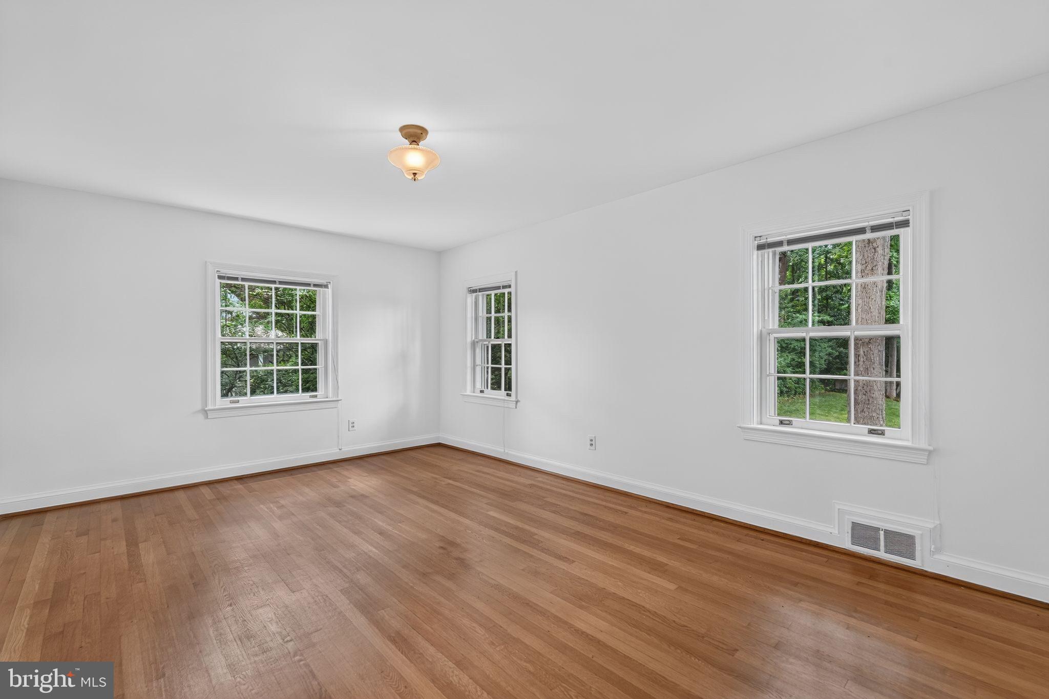 8112 Rayburn Road Bethesda, MD 20817 - Photo 32 of 52