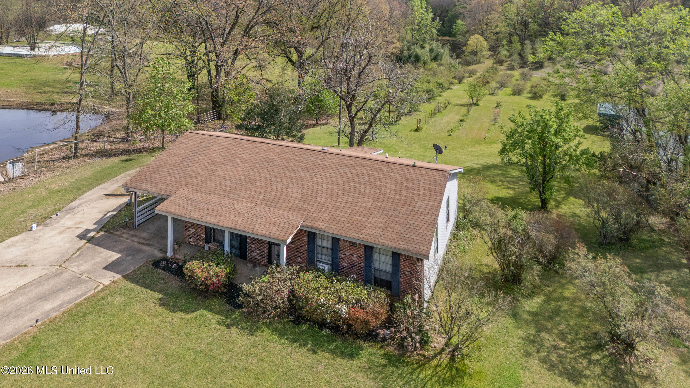 400 Pioneer Village Road Senatobia, MS 38668 - Photo 23 of 32 Drone View