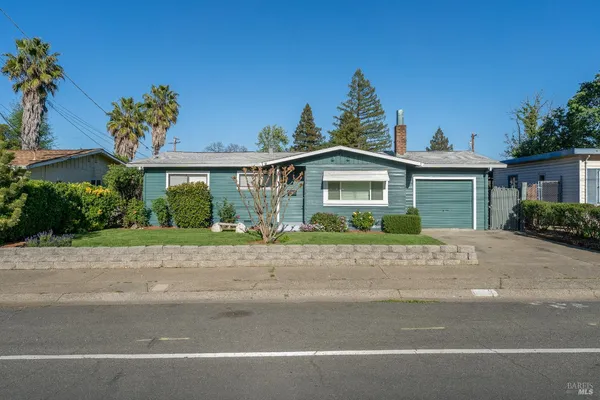 $415,000 | 1803 South Dora Street, Ukiah, CA 95482