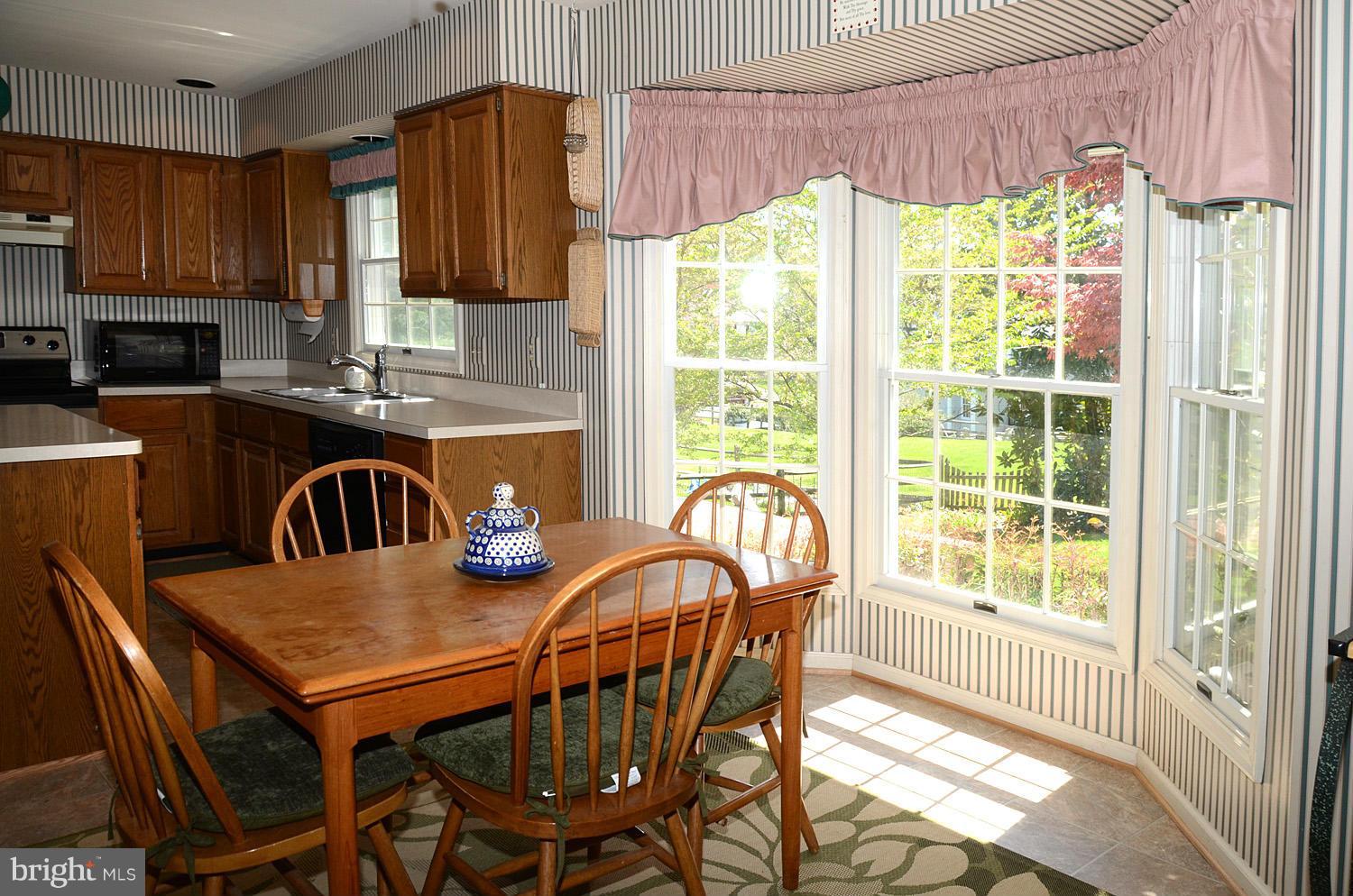 12571 Rock Ridge Road Herndon, VA 20170 - Photo 6 of 27 Kitchen