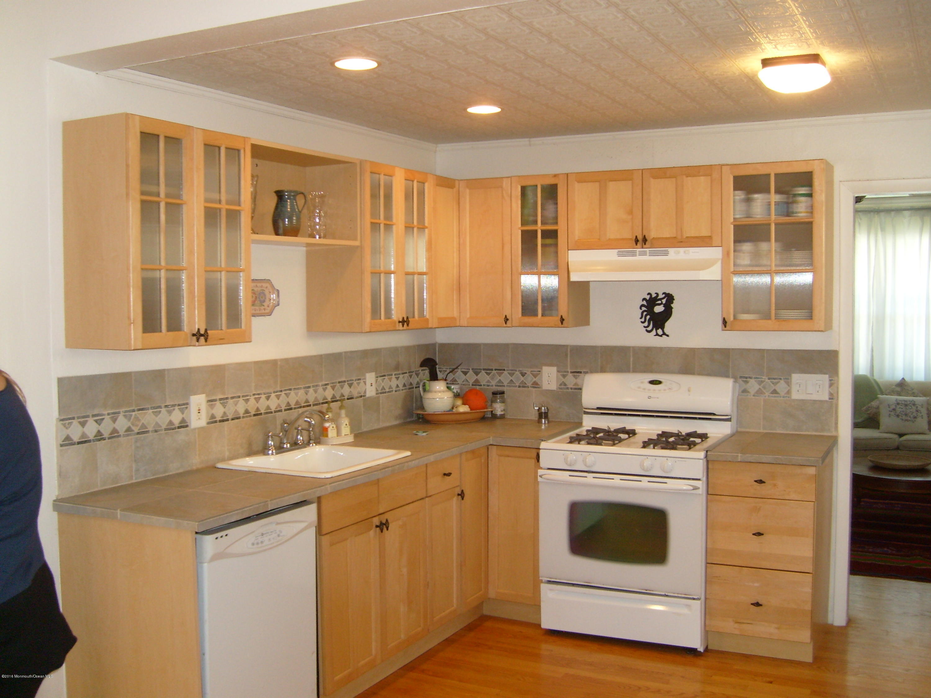 88 Campbell Street Red Bank, NJ 07701 - Photo 5 of 7 S7300758