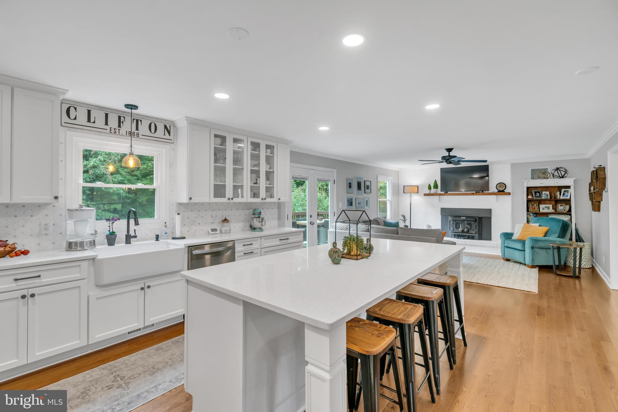 12227 Chapel Road Clifton, VA 20124 - Photo 9 of 53 Kitchen, View 3