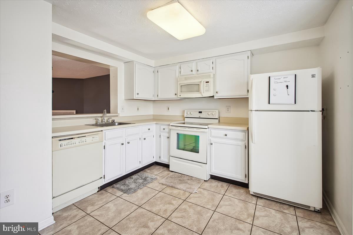 1260 Quaker Ridge Drive Arnold, MD 21012 - Photo 7 of 39 Kitchen