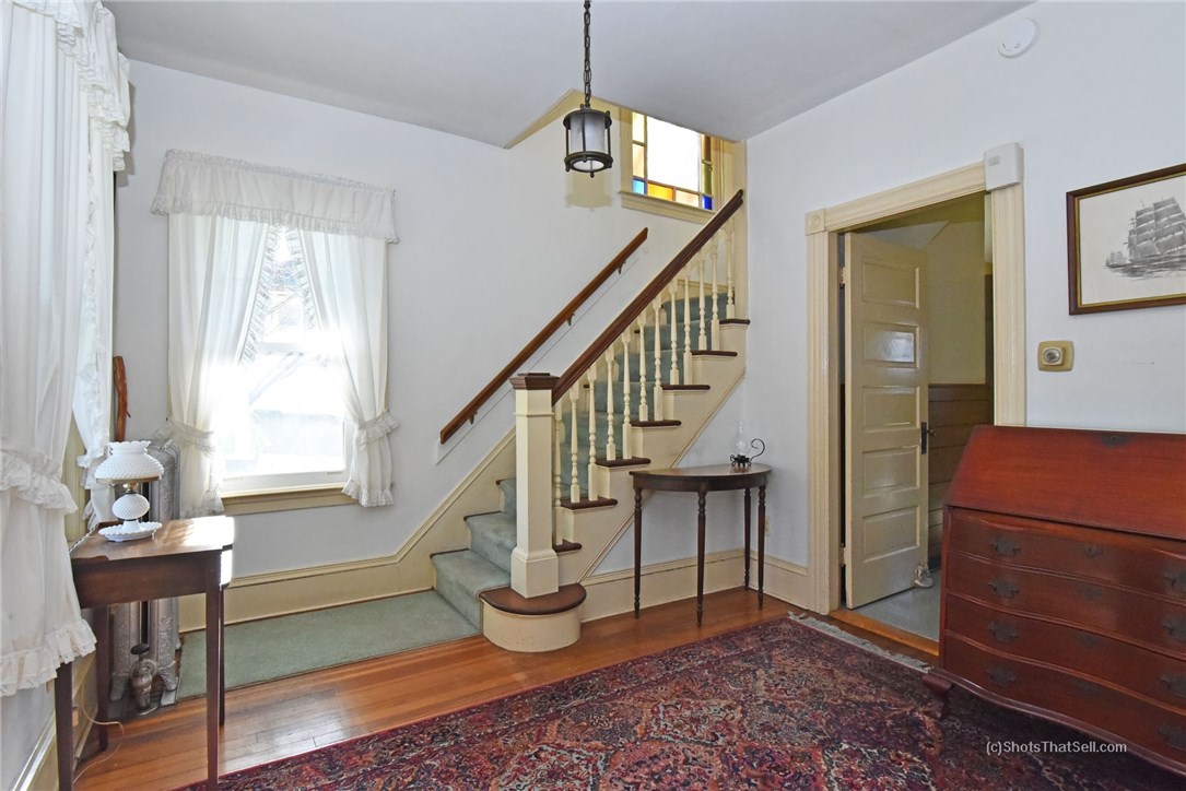57 Chiswick Road Cranston, RI 02905 - Photo 23 of 40