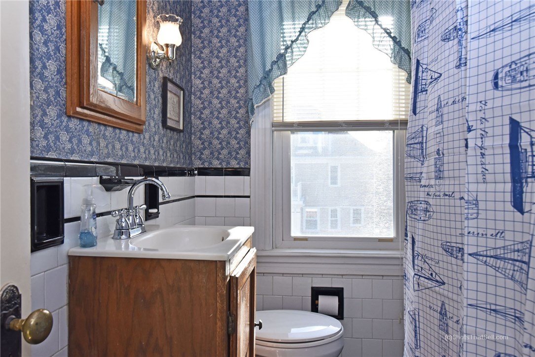 57 Chiswick Road Cranston, RI 02905 - Photo 28 of 40