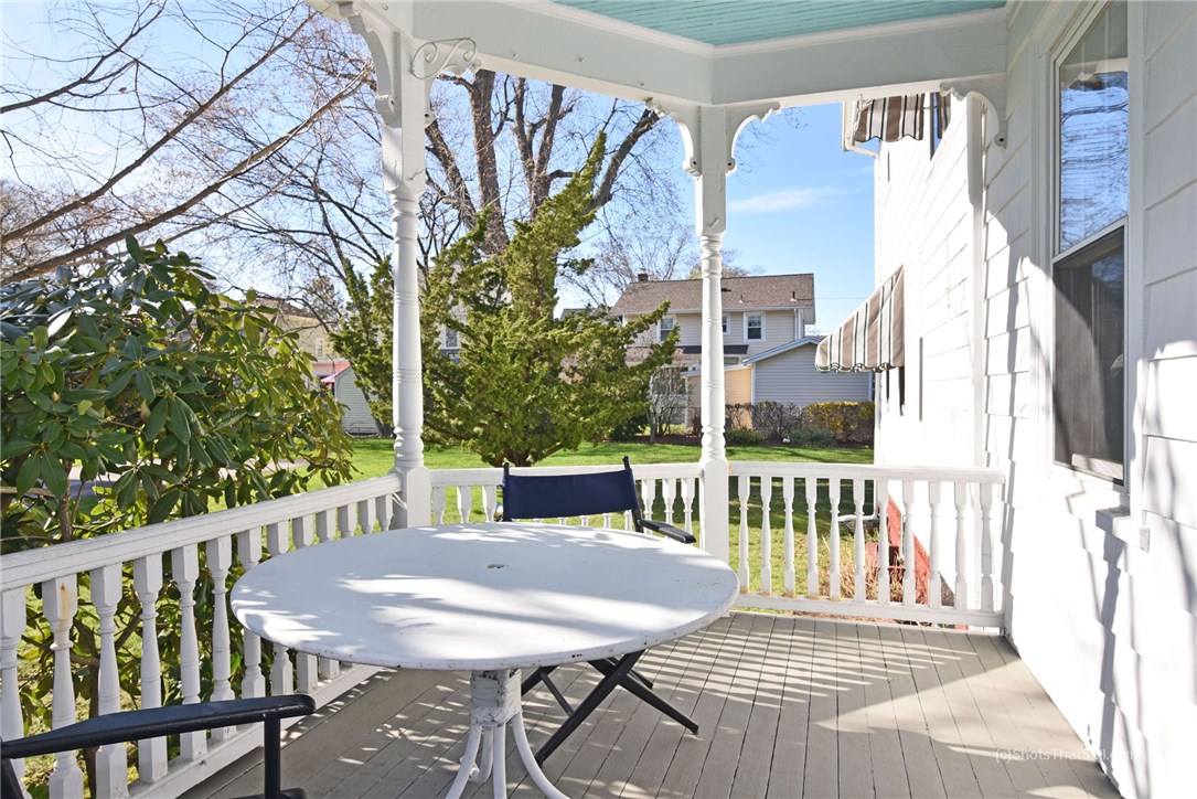 57 Chiswick Road Cranston, RI 02905 - Photo 3 of 40