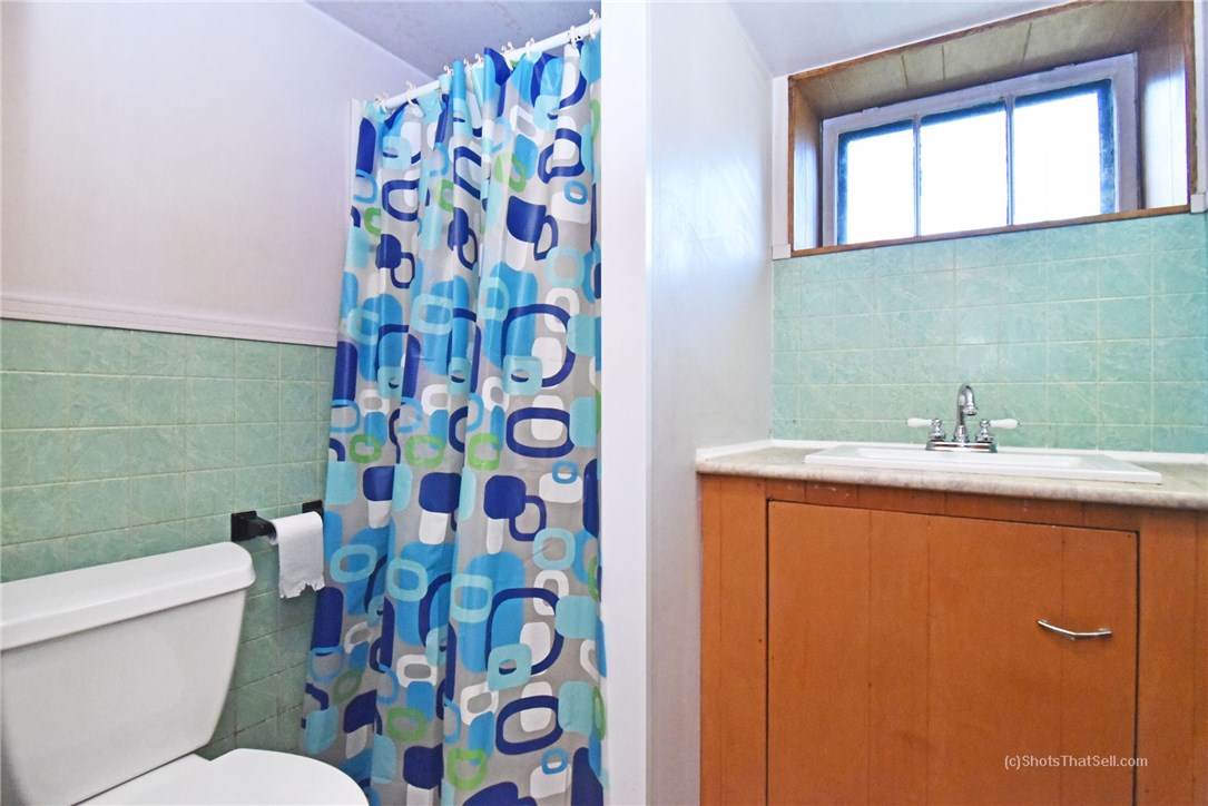 57 Chiswick Road Cranston, RI 02905 - Photo 36 of 40