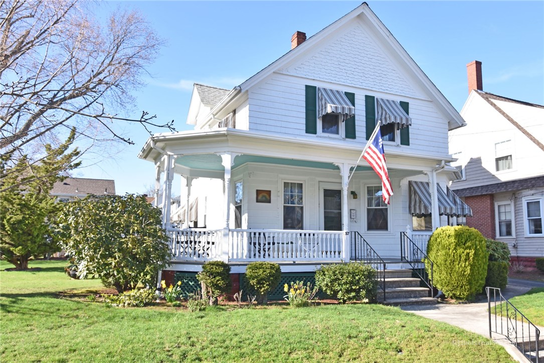 57 Chiswick Road Cranston, RI 02905 - Photo 8 of 40