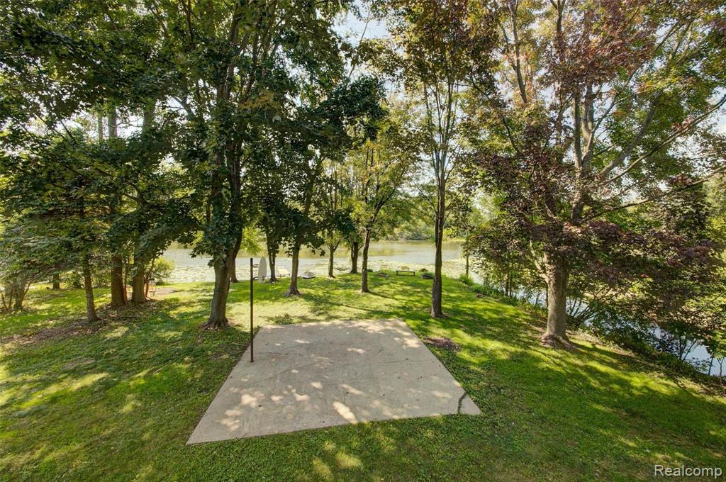 6161 Gordon Road Waterford, MI 48327 - Photo 34 of 53