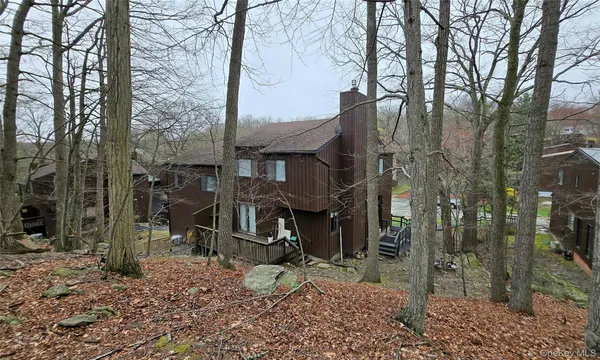 $249,925 | 12 Redwood Drive, Highland Mills, NY 10930