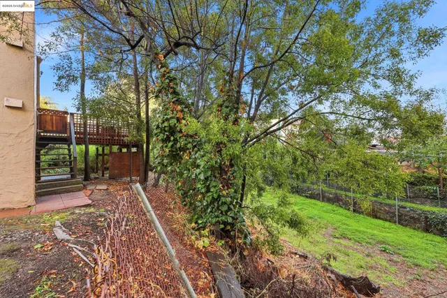 $379,000 | 2430 27th Avenue, Unit D, Oakland, CA 94601