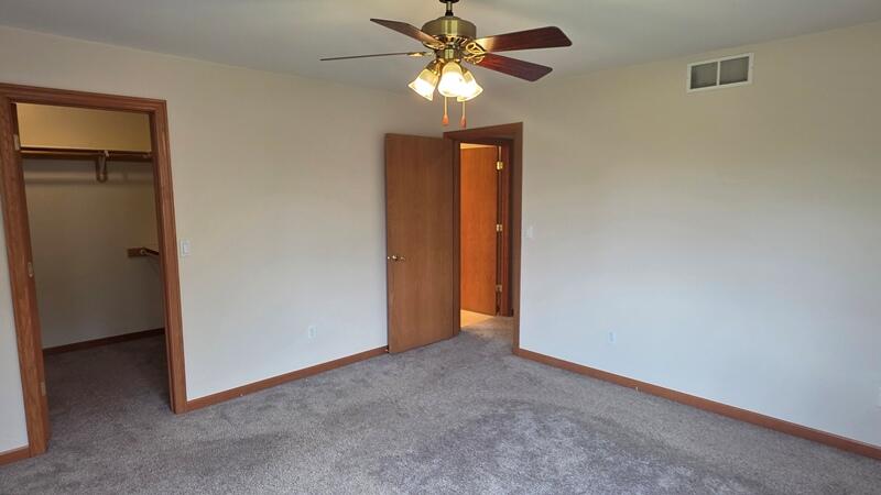 4725 Fox Grove Road Sheboygan, WI 53081 - Photo 15 of 47 Master Bedroom(1)