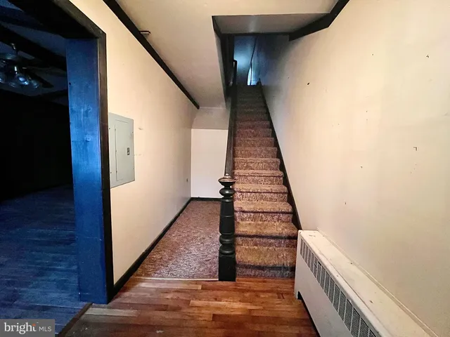 a view of kitchen with washer and dryer