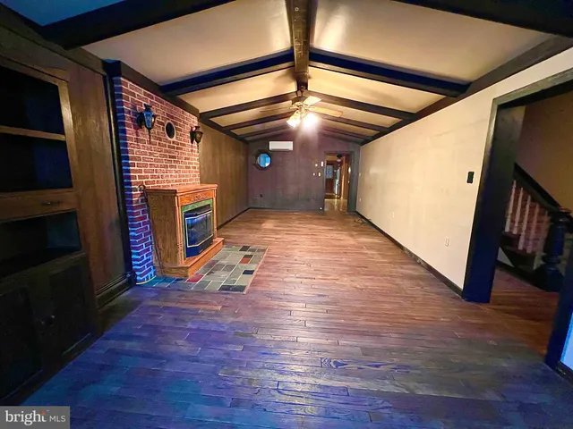 a view of a walk in closet