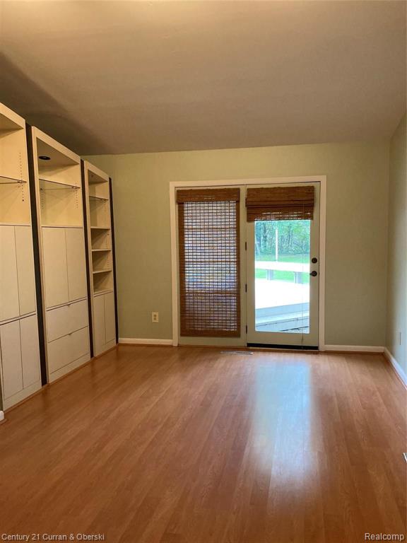 27860 Peppermill Road Farmington Hills, MI 48331 - Photo 21 of 28