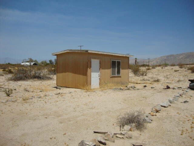 21 Berry Road Desert Hot Springs, CA 92241 - Photo 1 of 14 DSC00785