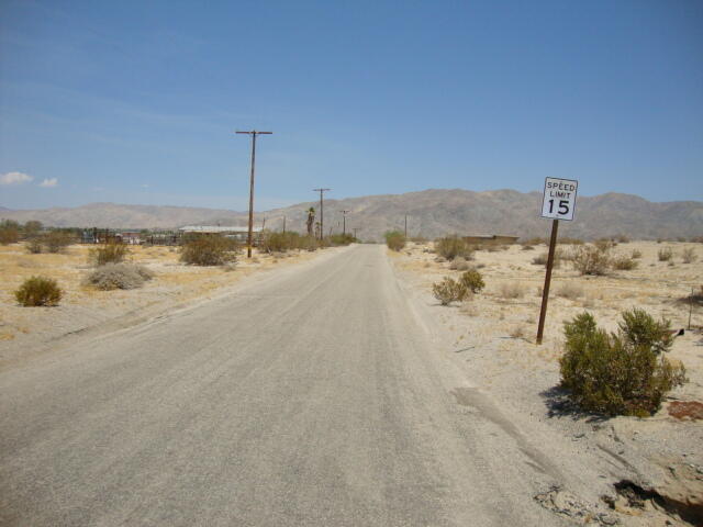 21 Berry Road Desert Hot Springs, CA 92241 - Photo 3 of 14 DSC00787