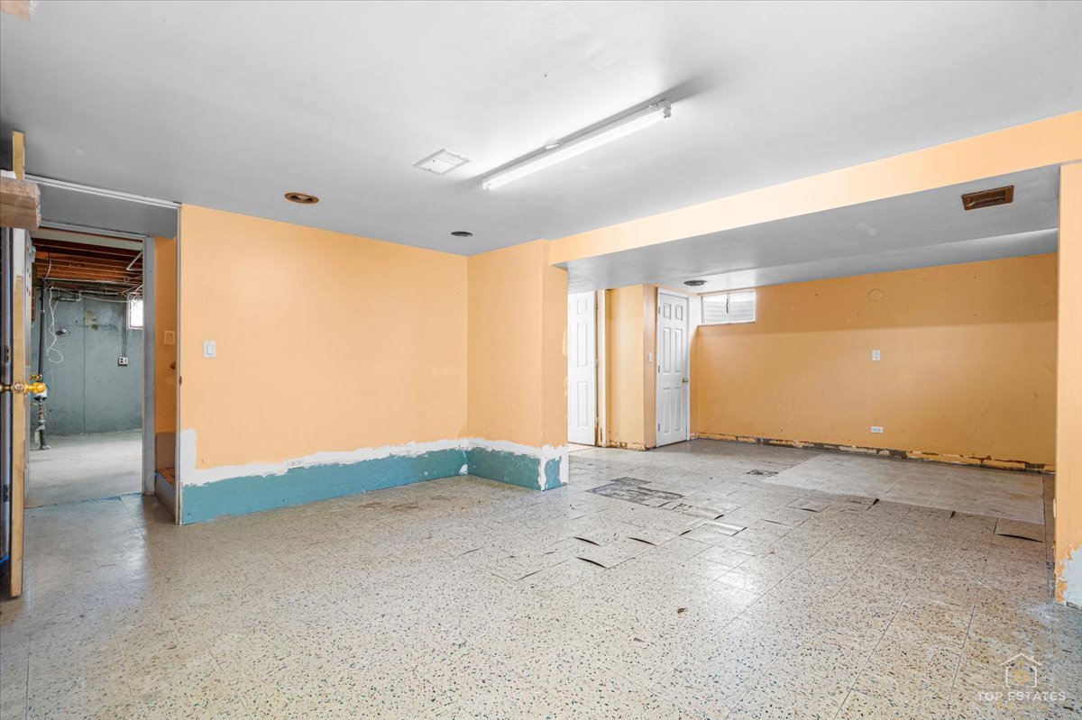 128 South Michigan Avenue Addison, IL 60101 - Photo 18 of 29