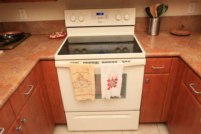 4159 Main Street Jupiter, FL 33458 - Photo 10 of 39 a utility room with dryer and washer