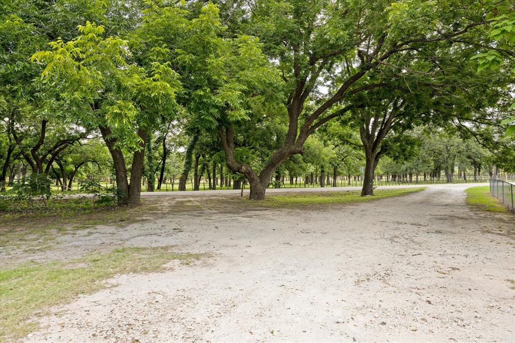 4210 Waples Road Granbury, TX 76049 - Photo 15 of 37