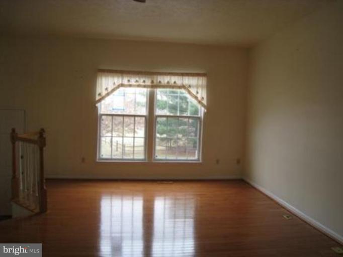 14065 Winding Ridge Lane Centreville, VA 20121 - Photo 2 of 12 Living Room