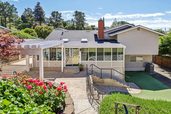 $849,900 | 105 Woodstock Court, Benicia, CA 94510